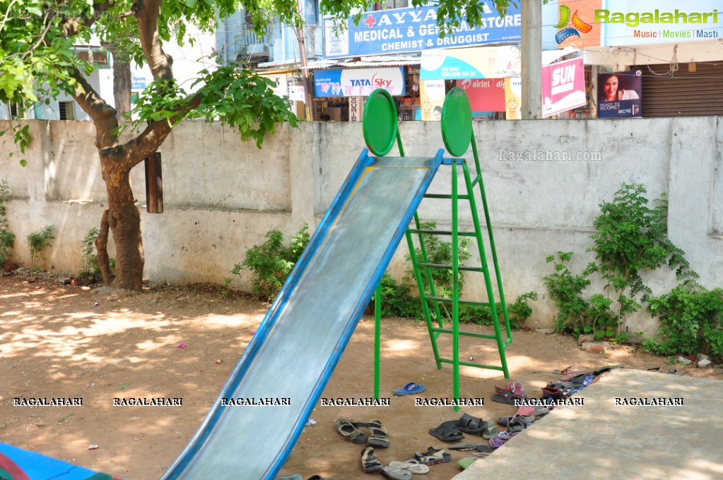 Shilpa Reddy and Nekkanti Sridevi launches Multimedia Classroom at Rajiv Vidya Mission, Hyderabad