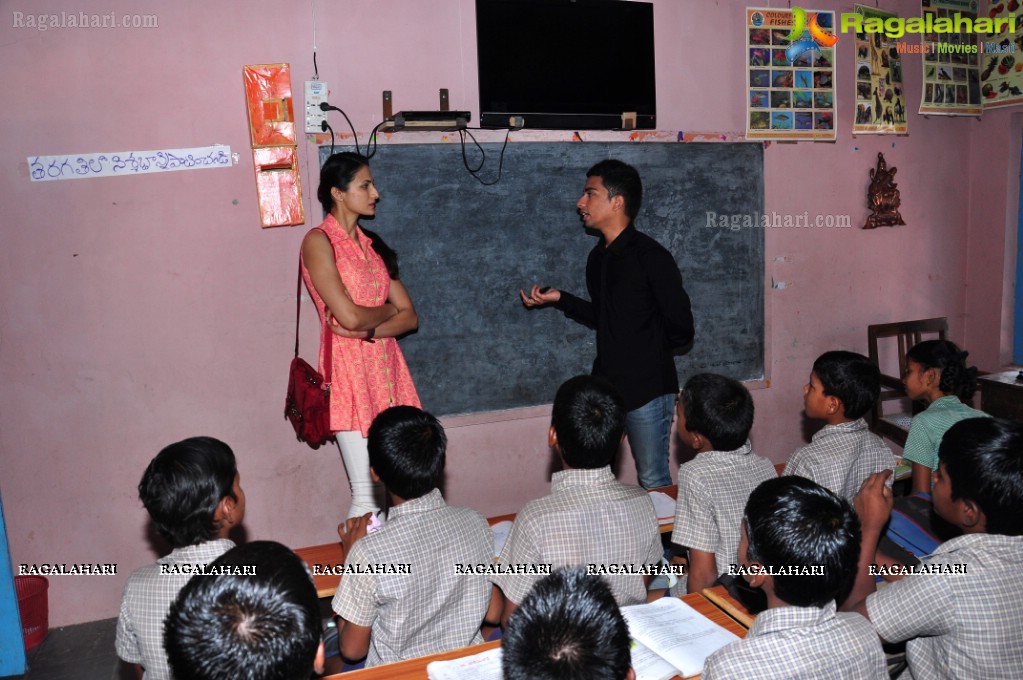 Shilpa Reddy and Nekkanti Sridevi launches Multimedia Classroom at Rajiv Vidya Mission, Hyderabad