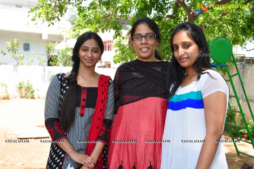 Shilpa Reddy and Nekkanti Sridevi launches Multimedia Classroom at Rajiv Vidya Mission, Hyderabad