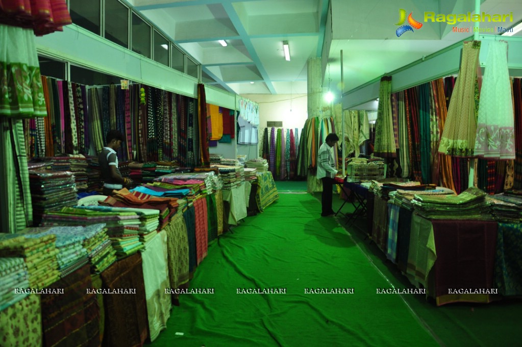 Nikitha Narayan inaugurates Silk of India - National Silk and Cotton Expo