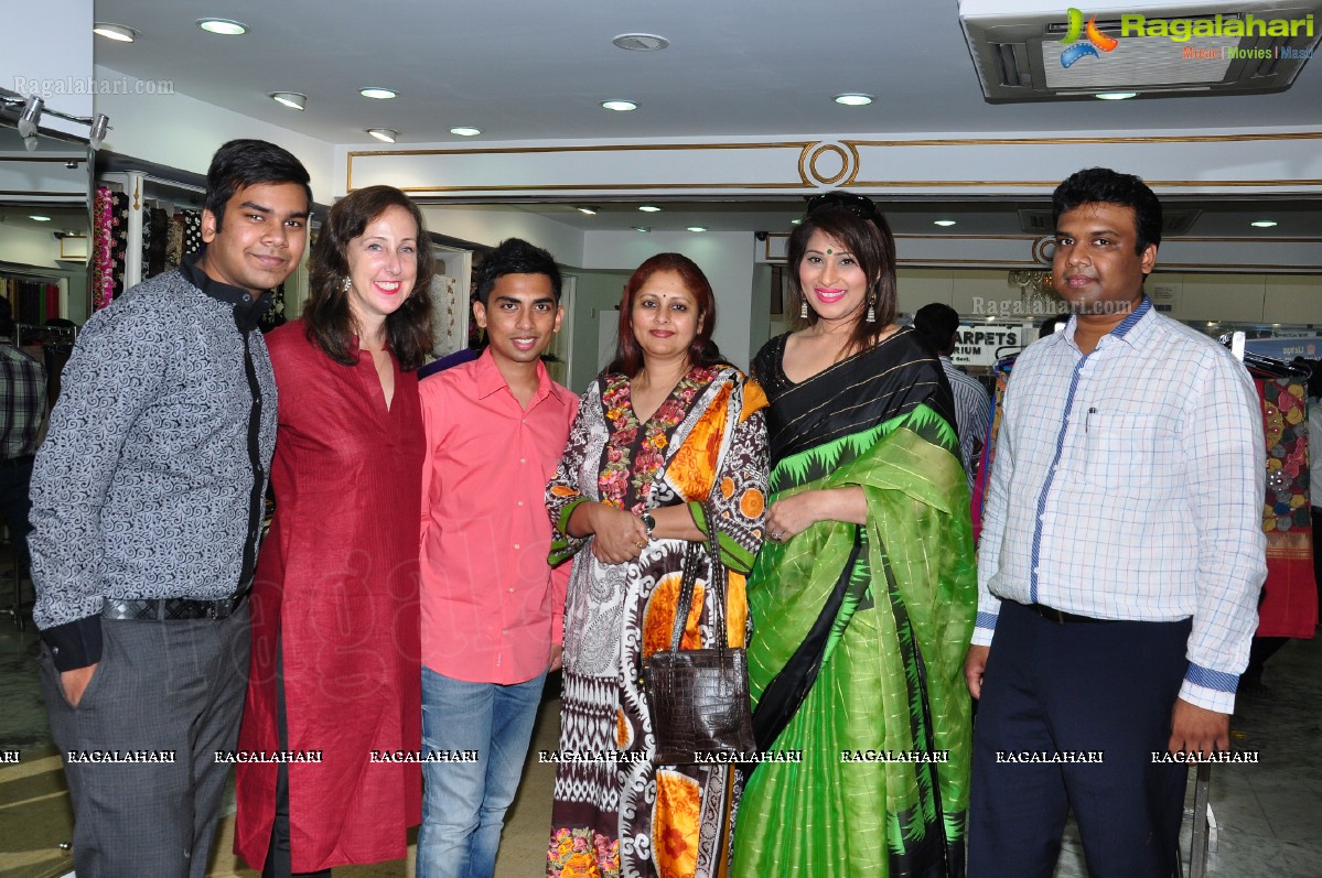 Amala, Jaysudha & Sridevi Neekanti launch Usha Raghunathan's Ugadi Collection at Singhanias Store