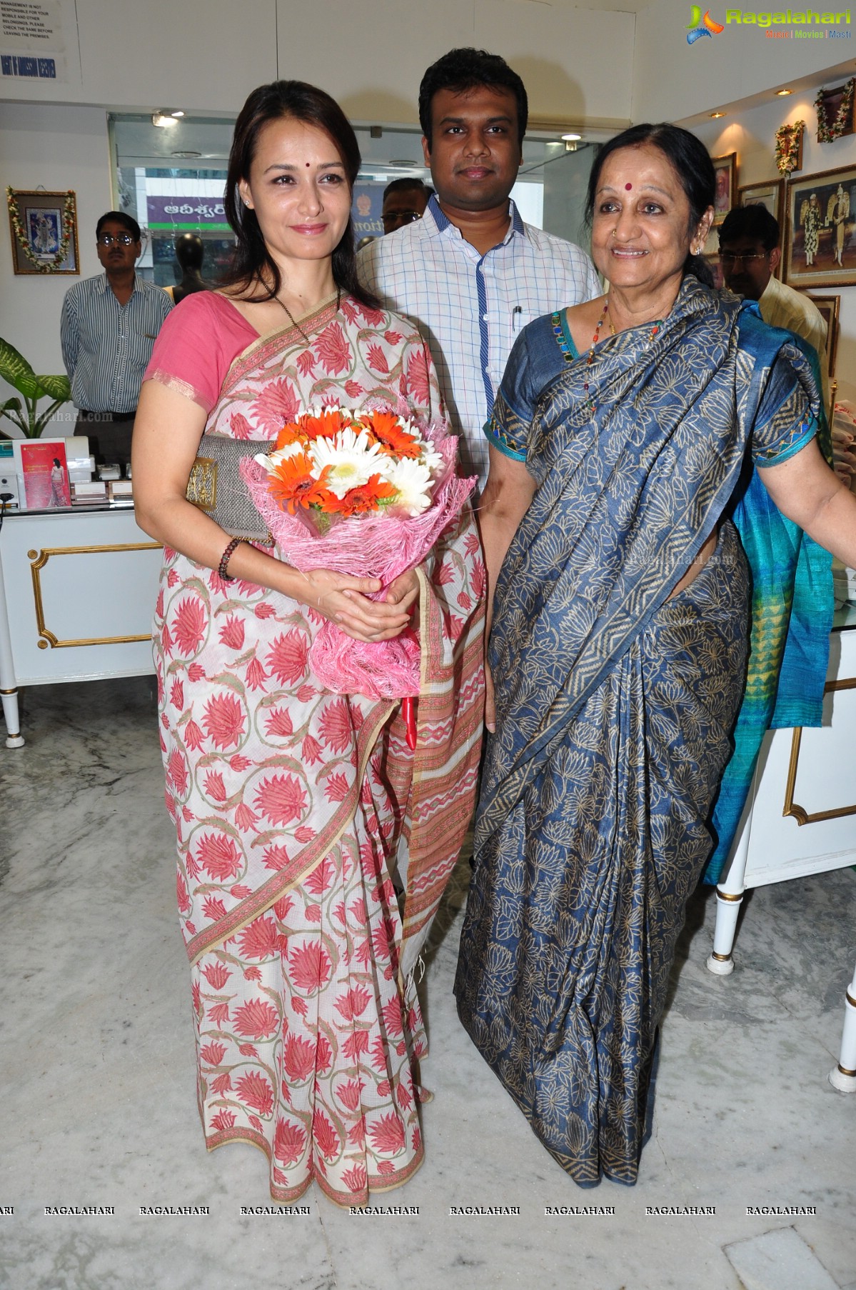 Amala, Jaysudha & Sridevi Neekanti launch Usha Raghunathan's Ugadi Collection at Singhanias Store