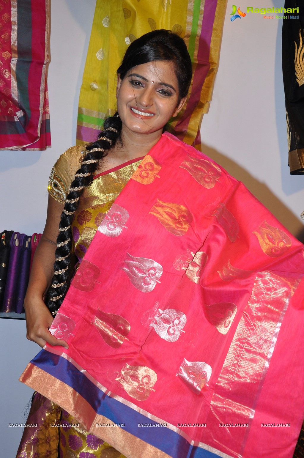 Swathi inaugurates Trendz Wedding & Life Style Expo 2013