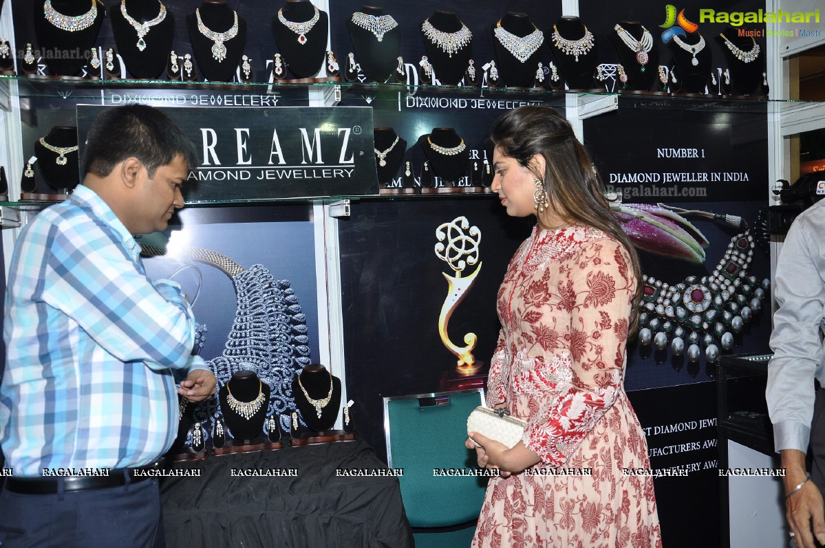 Upasana Kamineni inaugurates Jewellery Expo