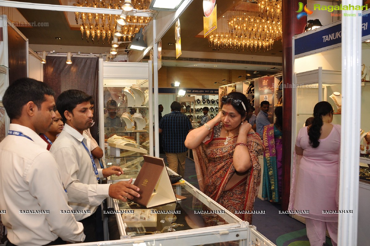 Upasana Kamineni inaugurates Jewellery Expo