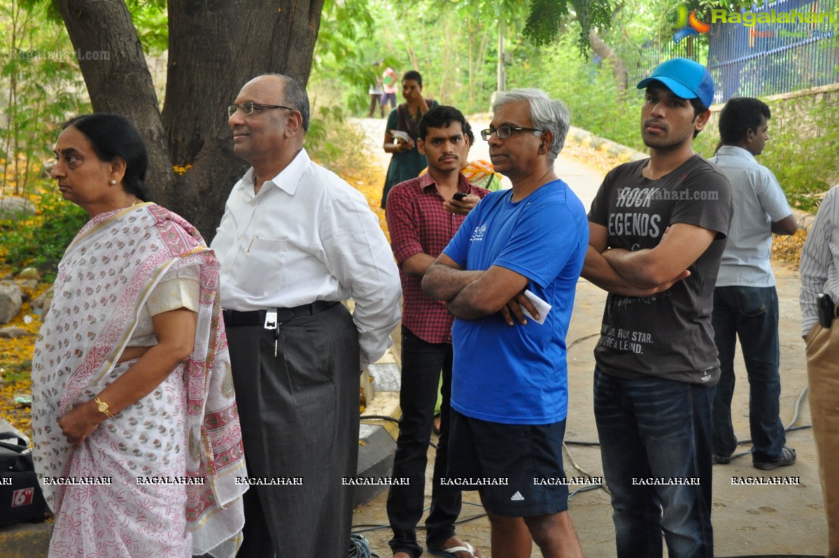 Balakrishna-Nagarjuna casts their votes at Filmnagar Club, Hyderabad	