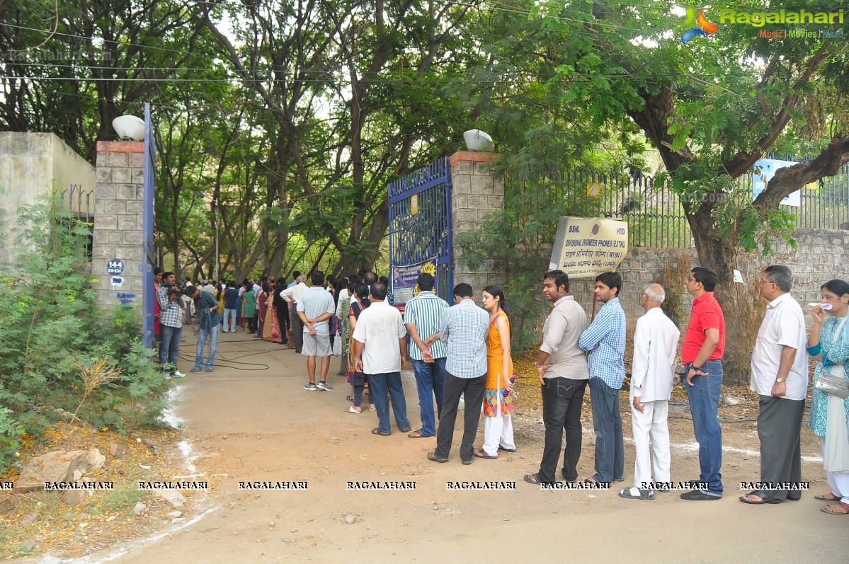 Balakrishna-Nagarjuna casts their votes at Filmnagar Club, Hyderabad	