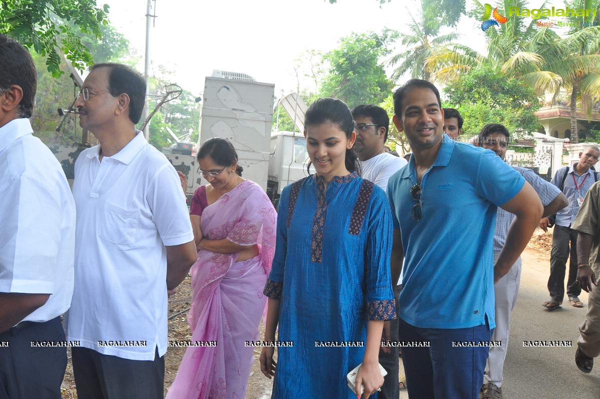 Balakrishna-Nagarjuna casts their votes at Filmnagar Club, Hyderabad	