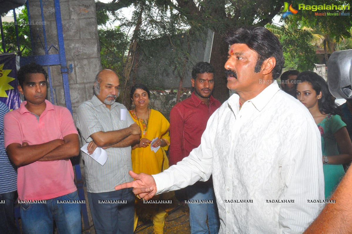 Balakrishna-Nagarjuna casts their votes at Filmnagar Club, Hyderabad	