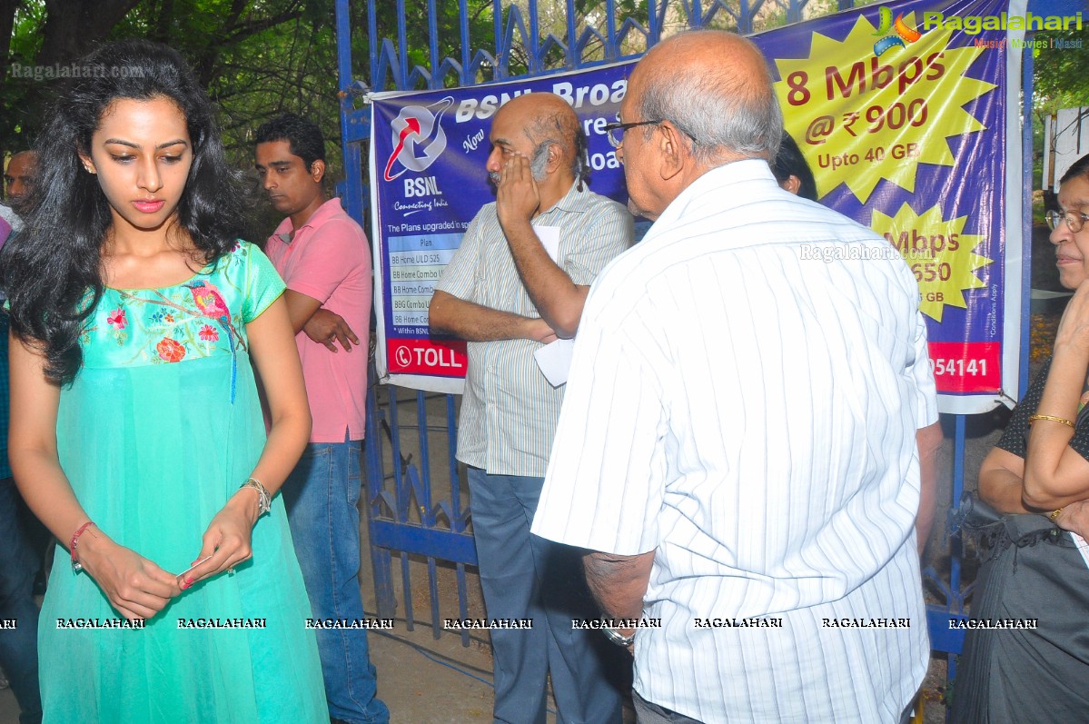 Balakrishna-Nagarjuna casts their votes at Filmnagar Club, Hyderabad	