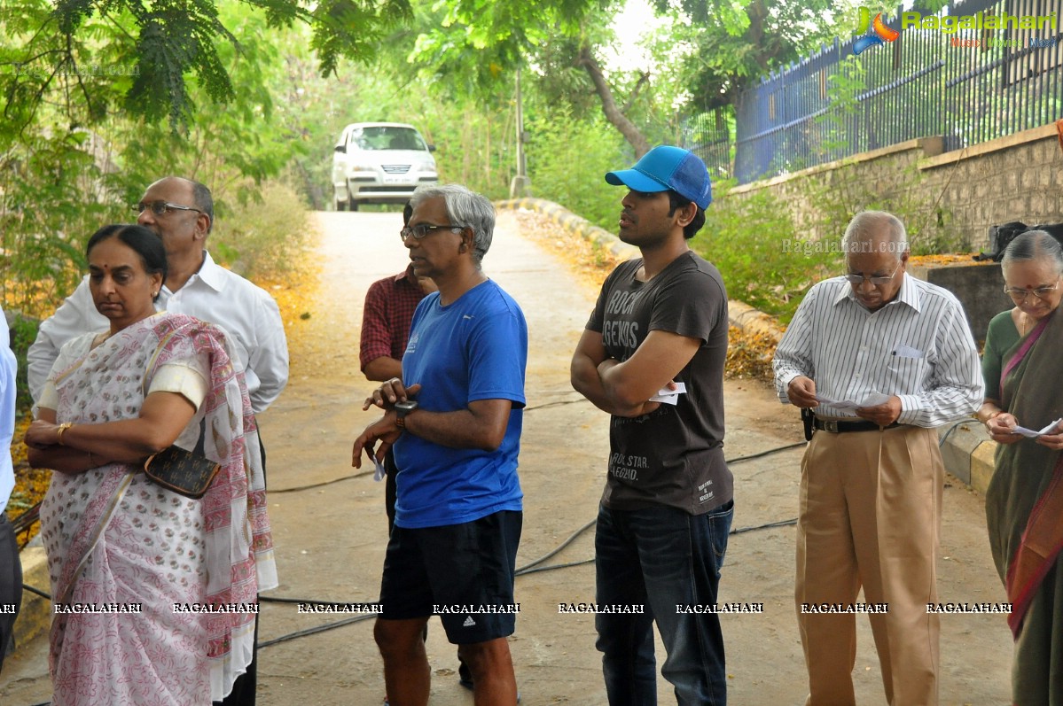 Balakrishna-Nagarjuna casts their votes at Filmnagar Club, Hyderabad	