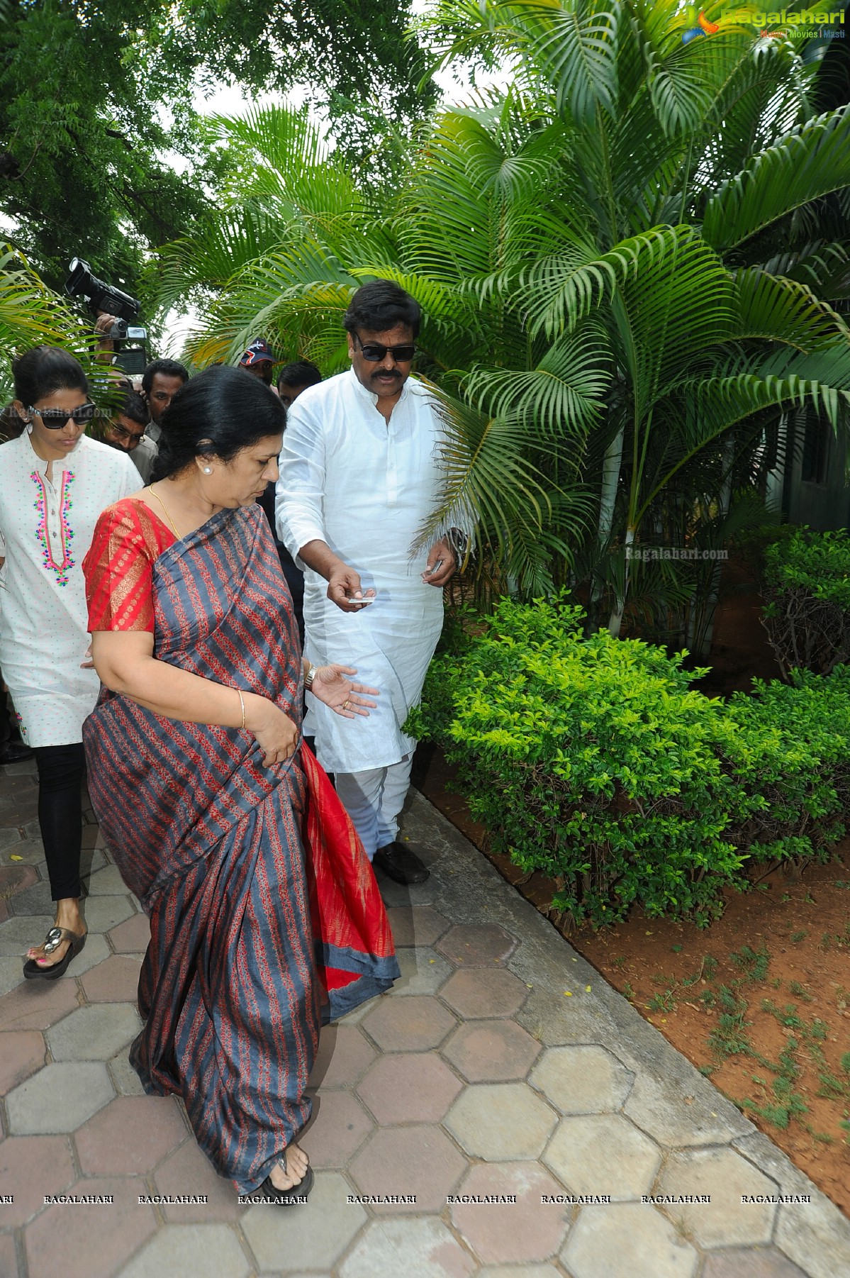 Chiranjeevi casts his vote at Jubilee Hills Club, Hyderabad