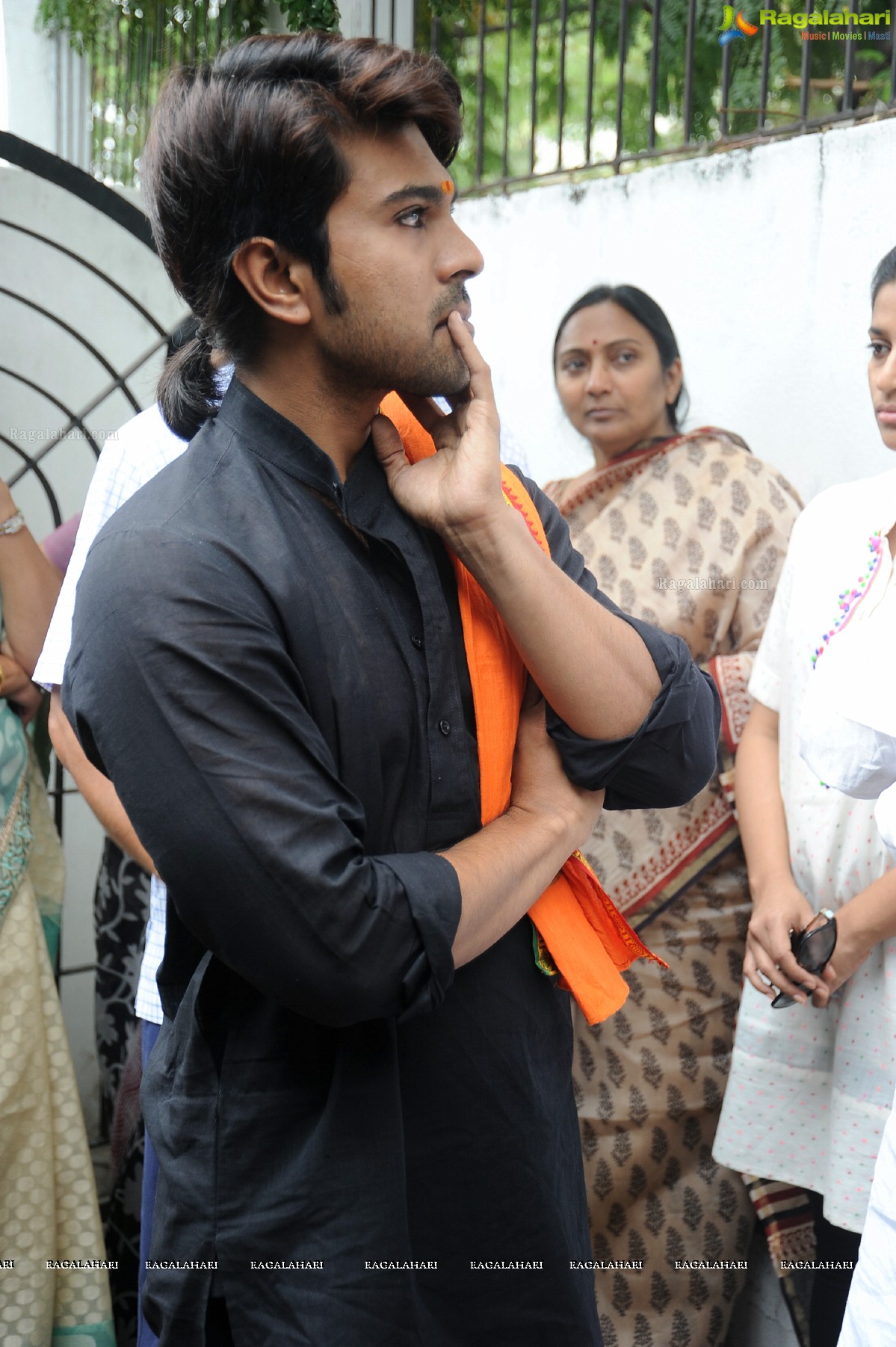 Chiranjeevi casts his vote at Jubilee Hills Club, Hyderabad