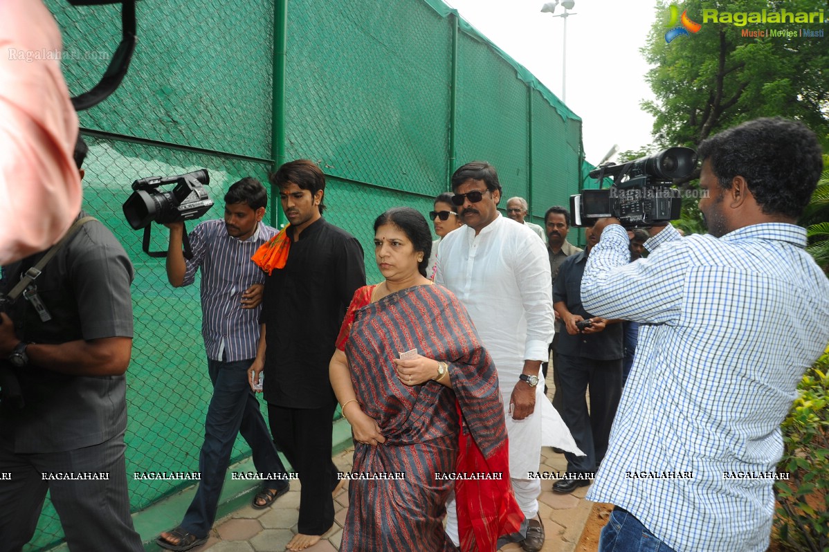 Chiranjeevi casts his vote at Jubilee Hills Club, Hyderabad