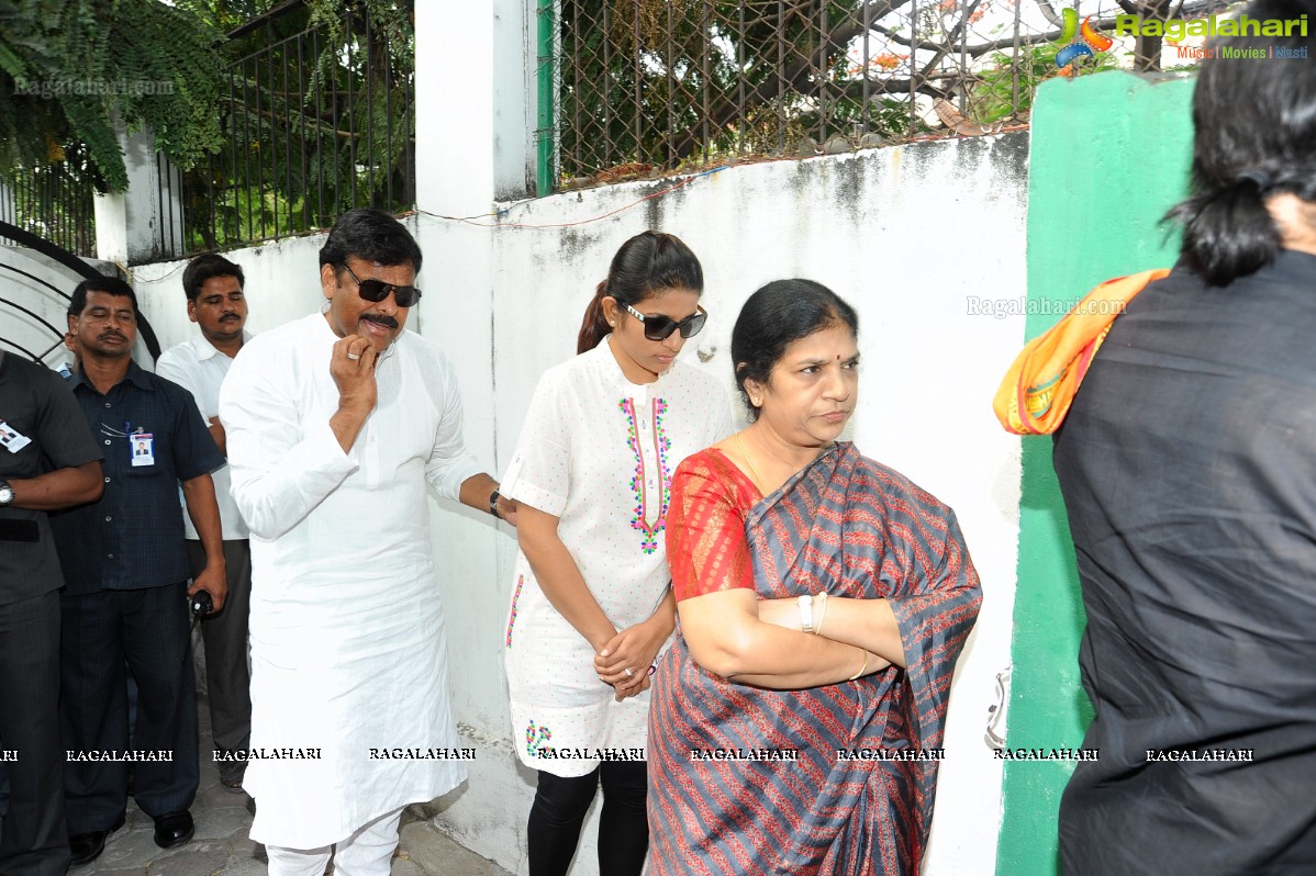 Chiranjeevi casts his vote at Jubilee Hills Club, Hyderabad