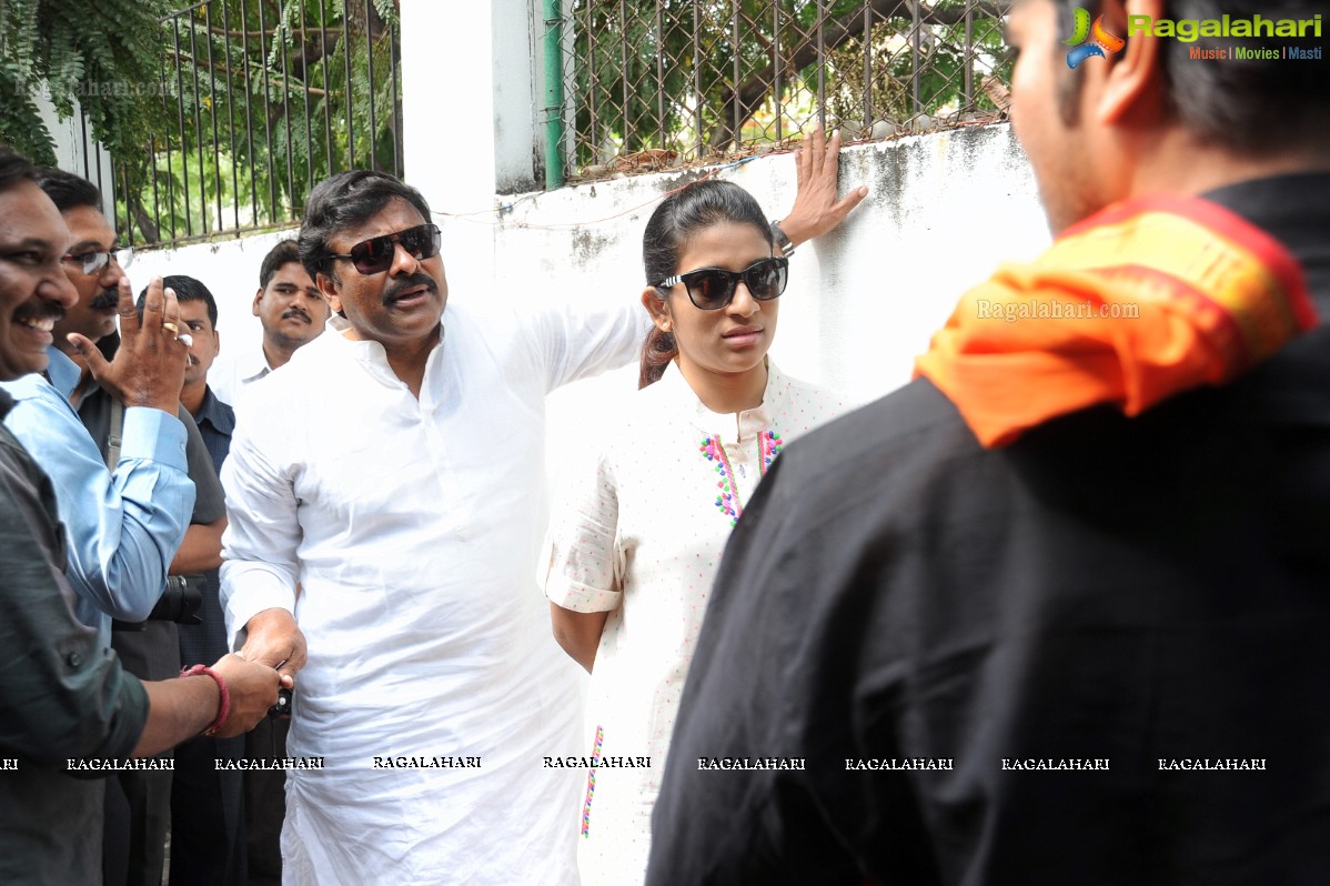 Chiranjeevi casts his vote at Jubilee Hills Club, Hyderabad