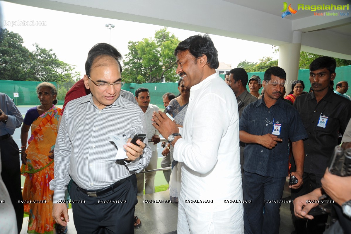 Chiranjeevi casts his vote at Jubilee Hills Club, Hyderabad