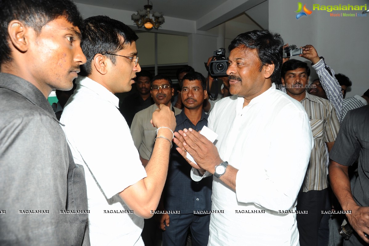 Chiranjeevi casts his vote at Jubilee Hills Club, Hyderabad