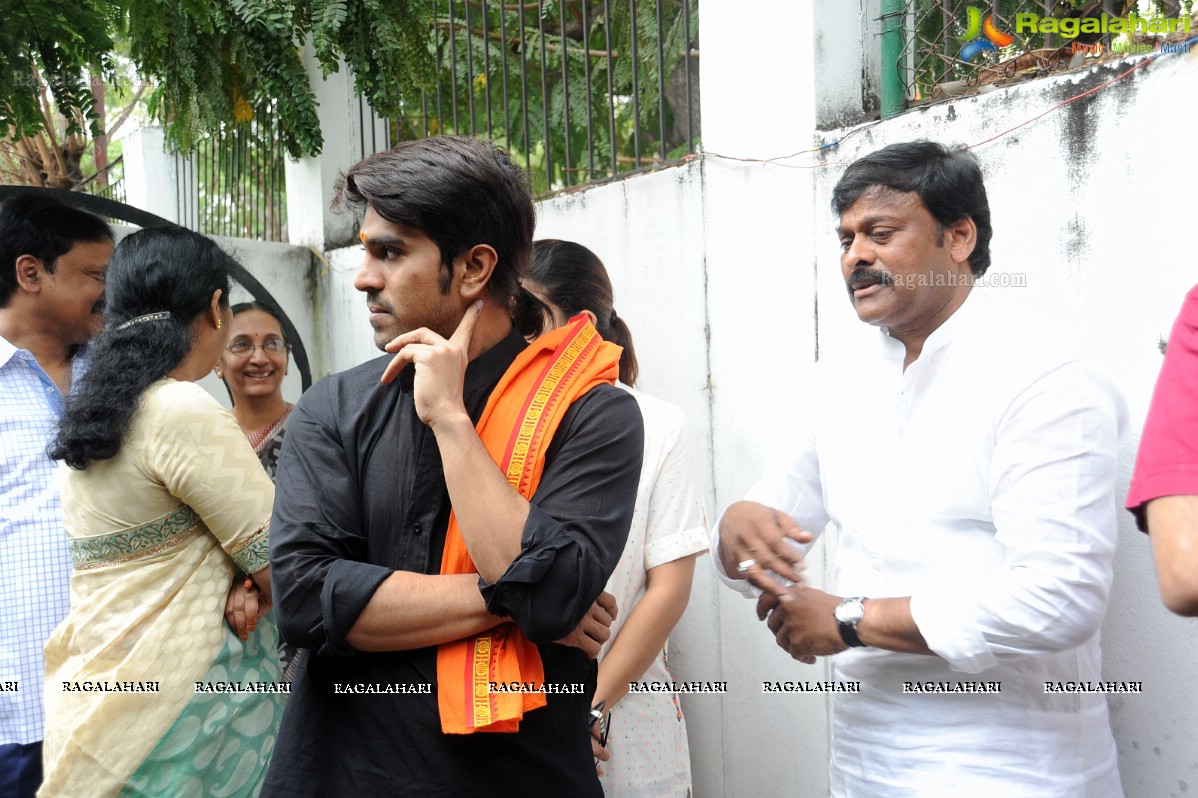 Chiranjeevi casts his vote at Jubilee Hills Club, Hyderabad