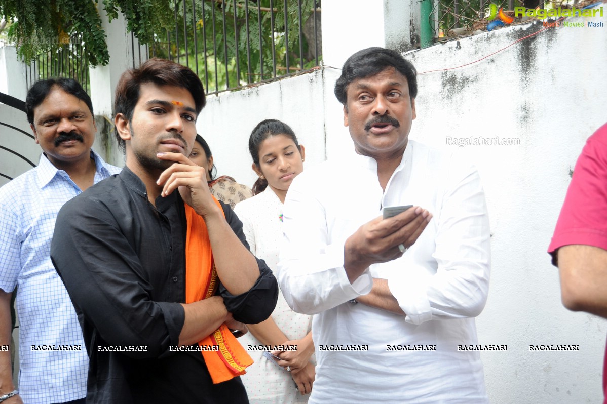 Chiranjeevi casts his vote at Jubilee Hills Club, Hyderabad