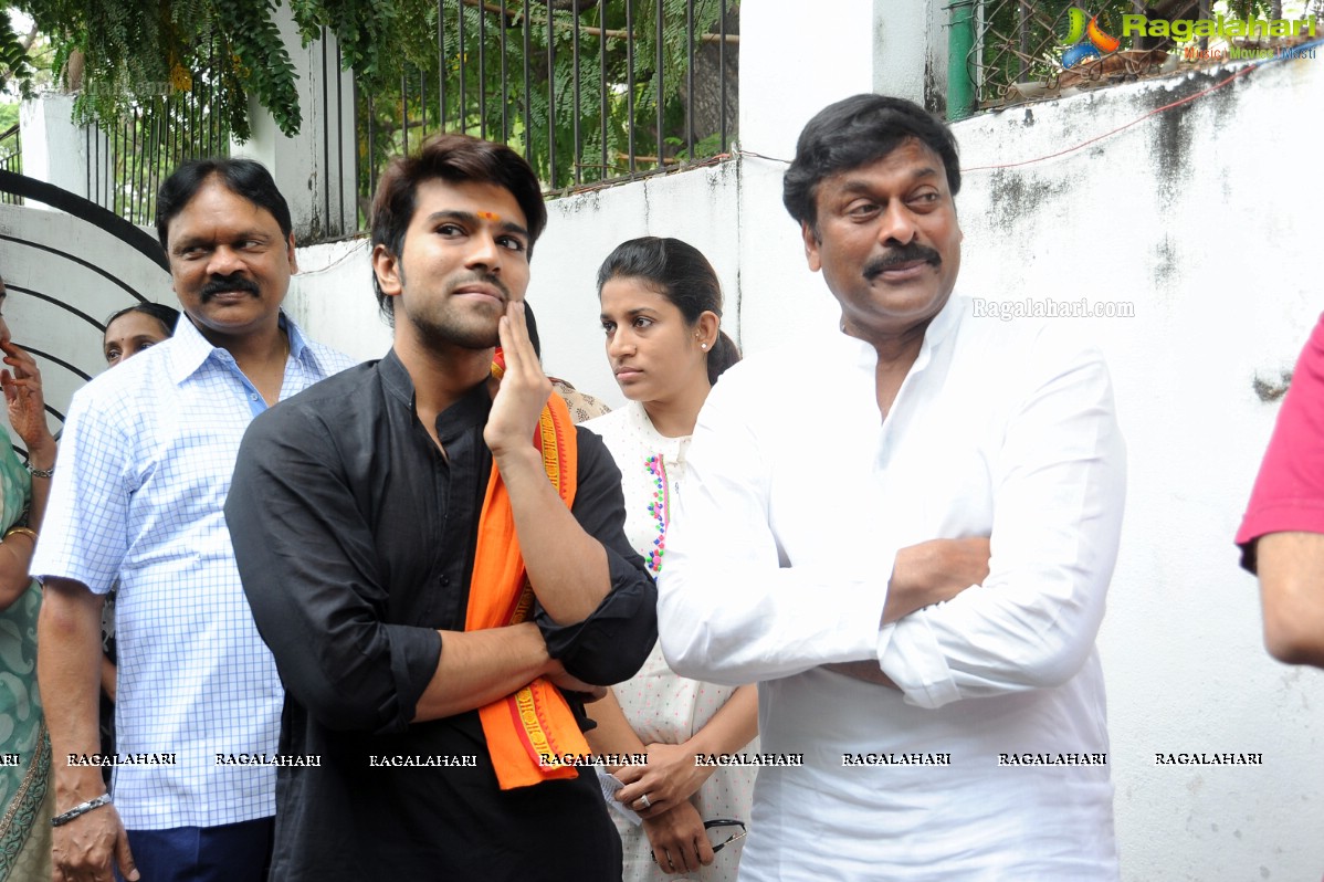 Chiranjeevi casts his vote at Jubilee Hills Club, Hyderabad