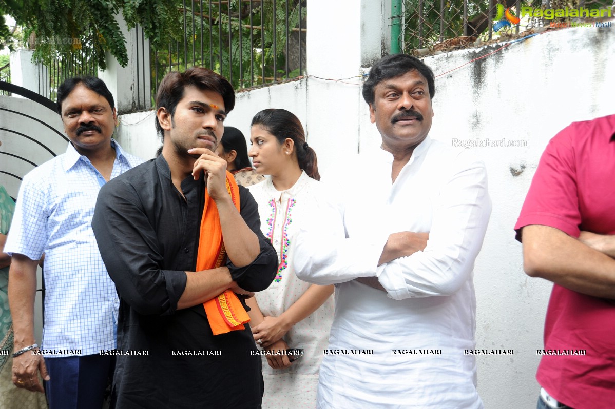 Chiranjeevi casts his vote at Jubilee Hills Club, Hyderabad