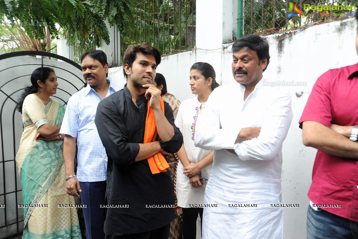 Chiranjeevi casts his vote at Jubilee Hills Club, Hyderabad