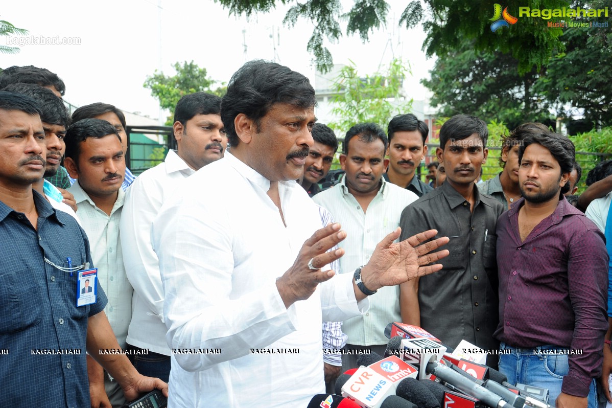 Chiranjeevi casts his vote at Jubilee Hills Club, Hyderabad