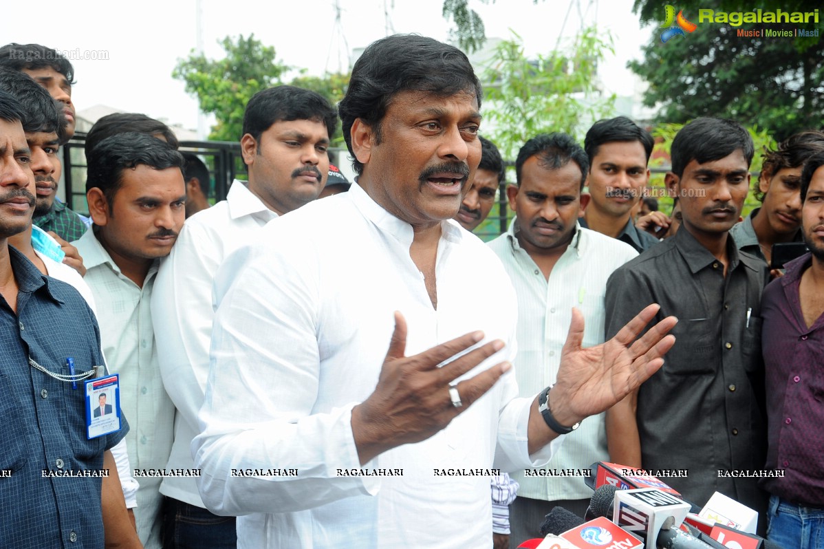 Chiranjeevi casts his vote at Jubilee Hills Club, Hyderabad