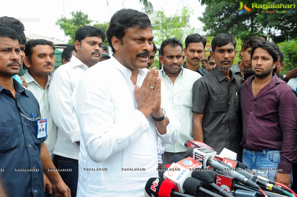 Chiranjeevi casts his vote at Jubilee Hills Club, Hyderabad