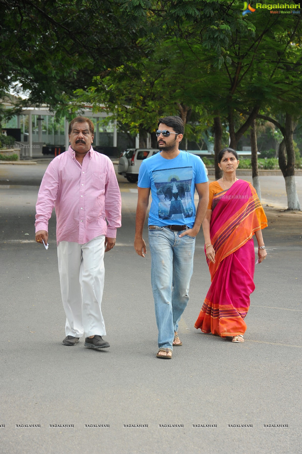 Chiranjeevi casts his vote at Jubilee Hills Club, Hyderabad