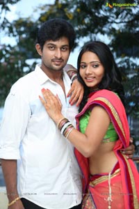 Toli Sandhya Velalo Press Meet