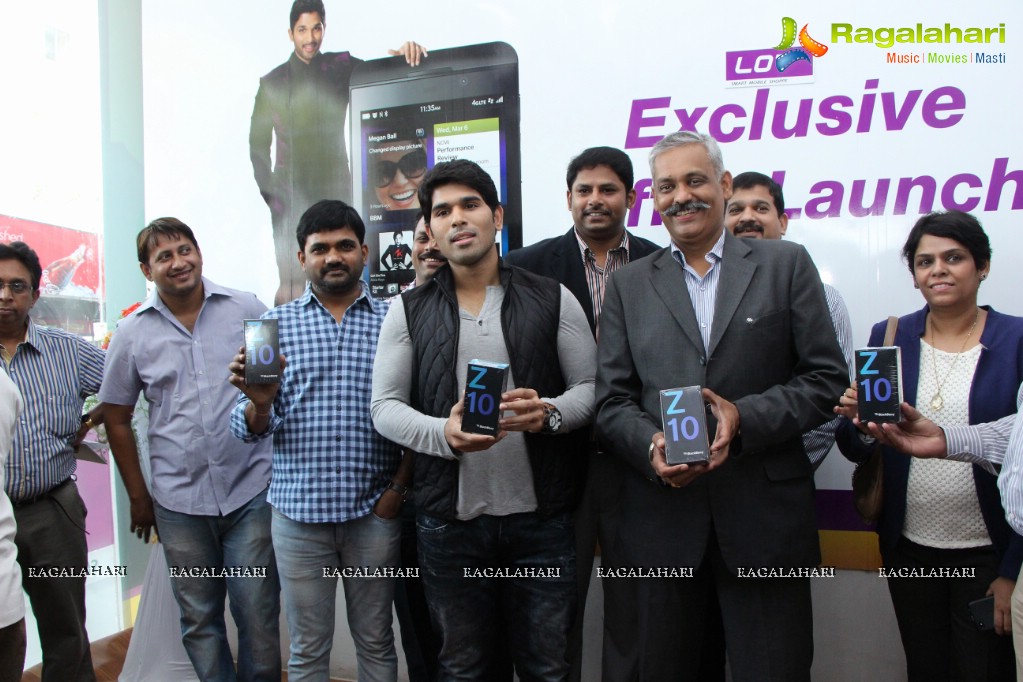 Allu Sirish launches Exclusive Offer on Blackberry Z10 at Lot Mobiles, Hyderabad