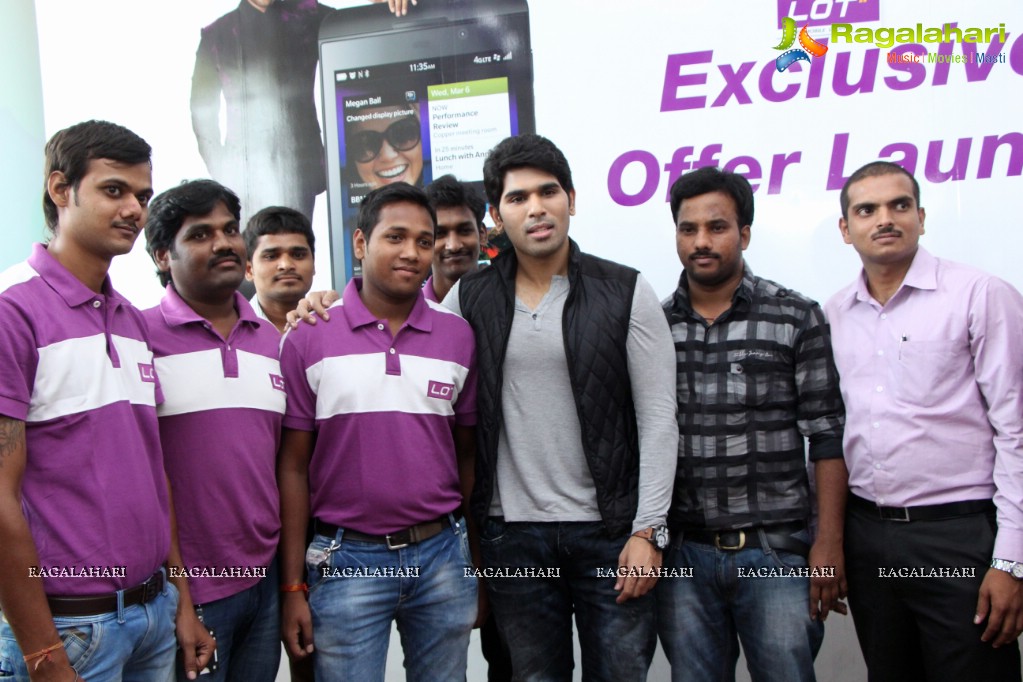 Allu Sirish launches Exclusive Offer on Blackberry Z10 at Lot Mobiles, Hyderabad