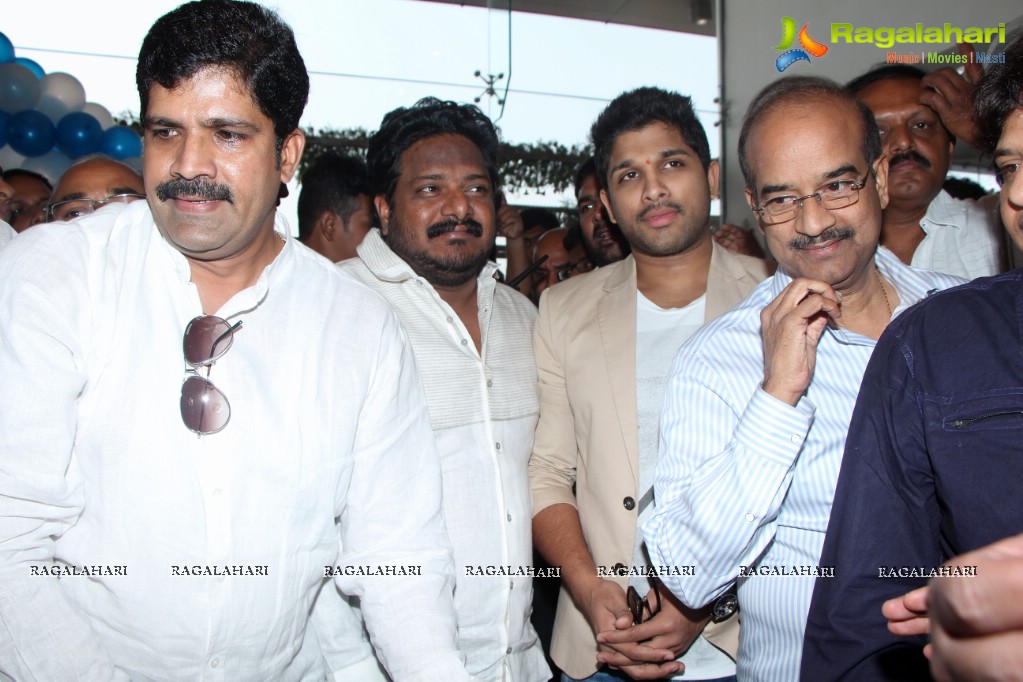 Allu Arjun launches Asian Cinemas Multiplex at Uppal, Hyderabad