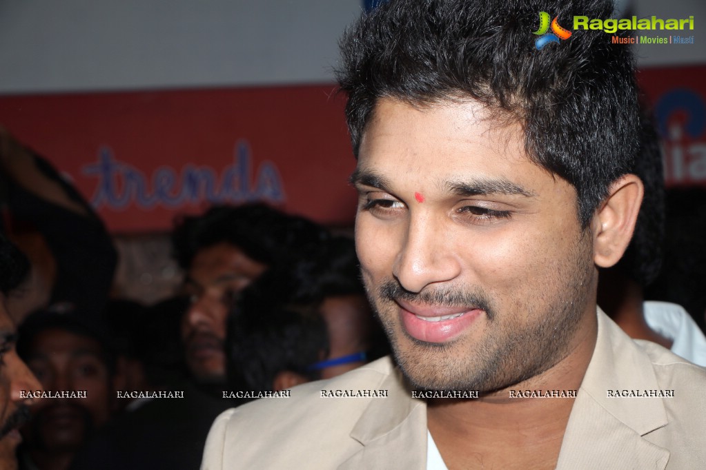 Allu Arjun launches Asian Cinemas Multiplex at Uppal, Hyderabad