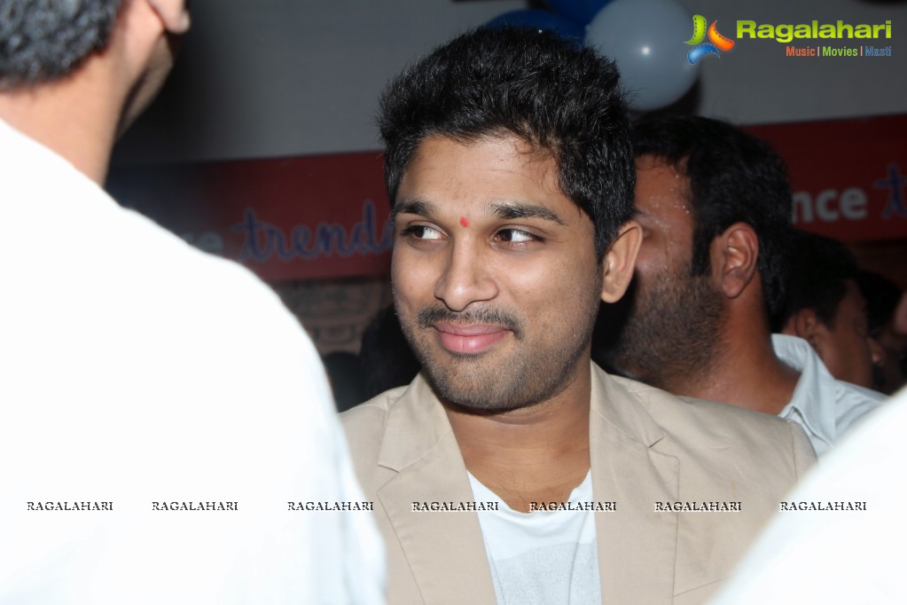 Allu Arjun launches Asian Cinemas Multiplex at Uppal, Hyderabad