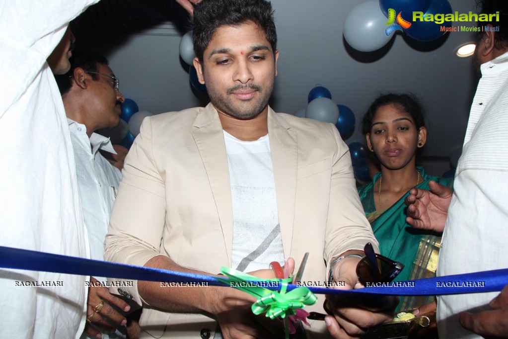 Allu Arjun launches Asian Cinemas Multiplex at Uppal, Hyderabad