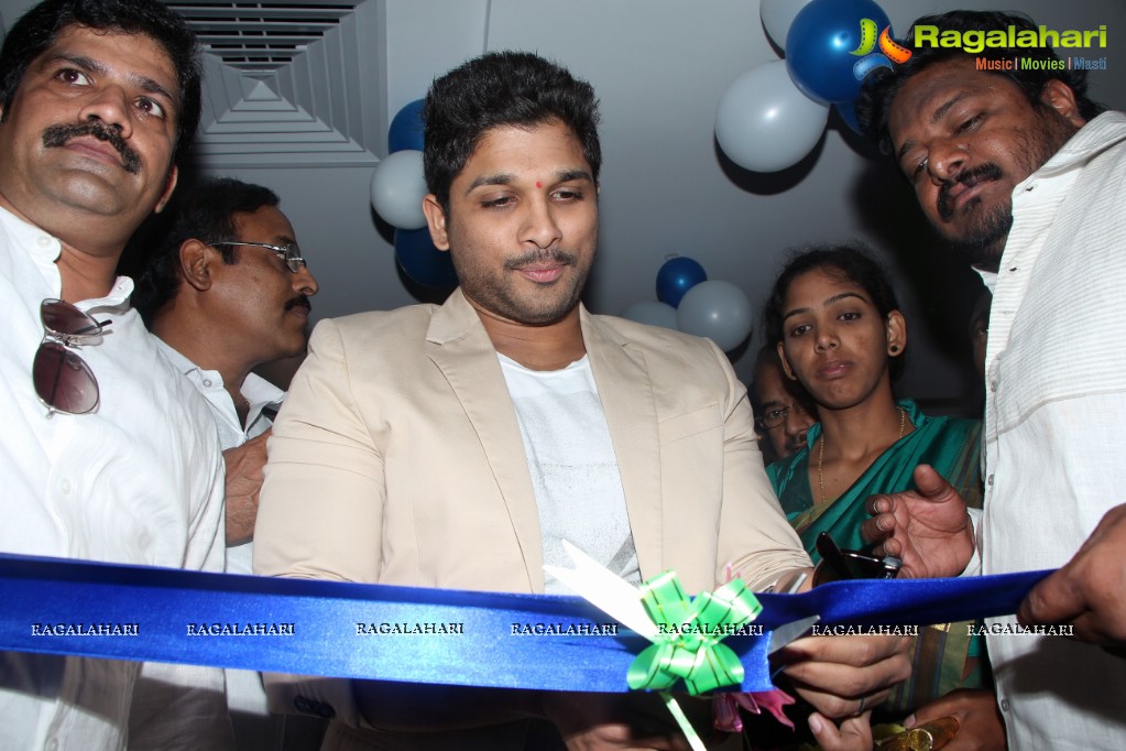 Allu Arjun launches Asian Cinemas Multiplex at Uppal, Hyderabad