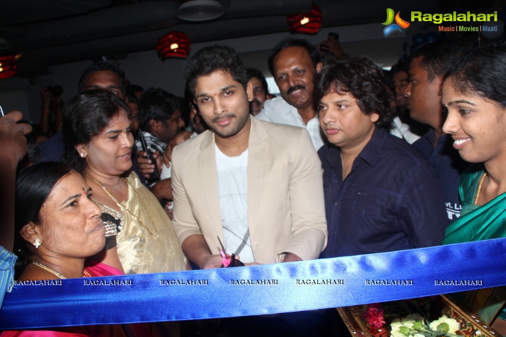 Allu Arjun launches Asian Cinemas Multiplex at Uppal, Hyderabad