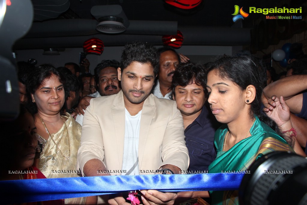 Allu Arjun launches Asian Cinemas Multiplex at Uppal, Hyderabad