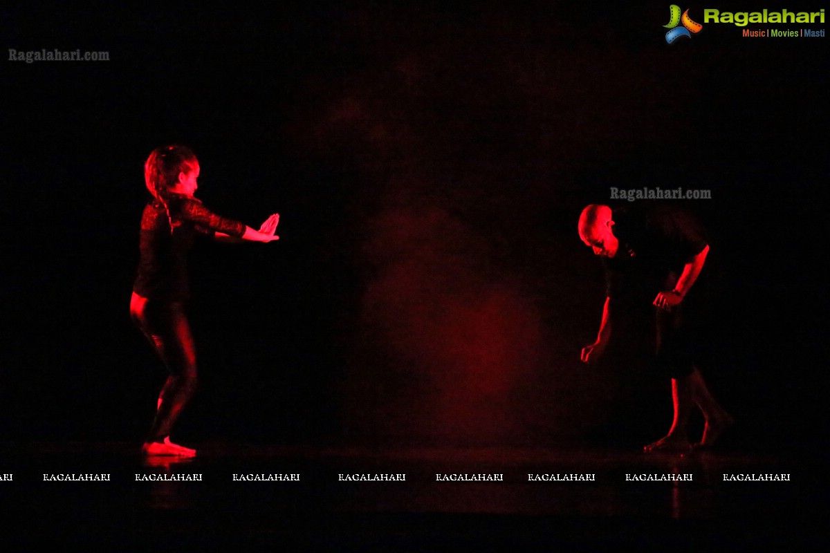 Dance Performance – Black Pulp by XIN