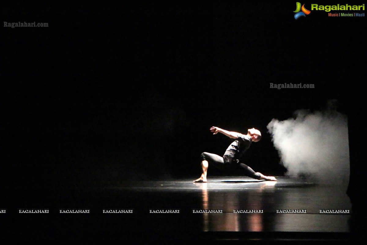 Dance Performance – Black Pulp by XIN