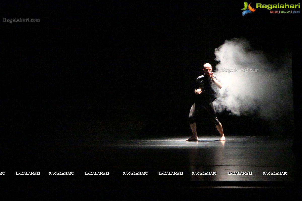 Dance Performance – Black Pulp by XIN