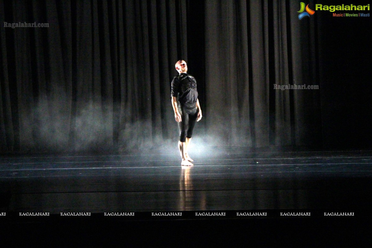 Dance Performance – Black Pulp by XIN