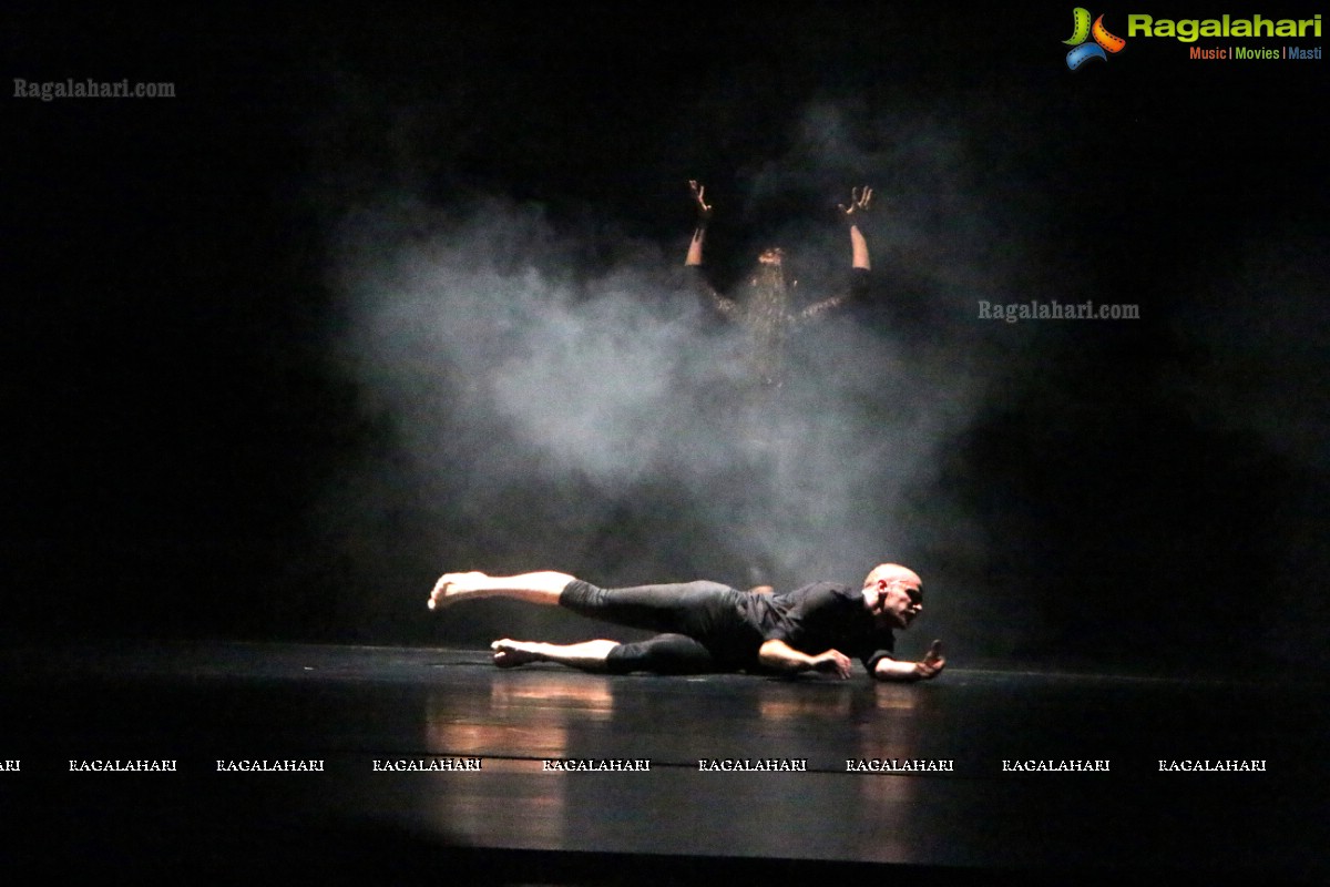 Dance Performance – Black Pulp by XIN