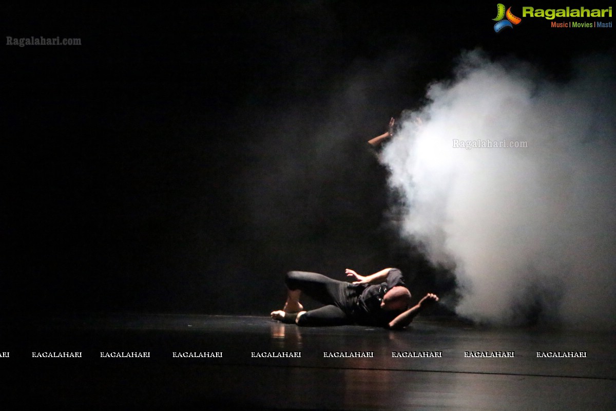 Dance Performance – Black Pulp by XIN