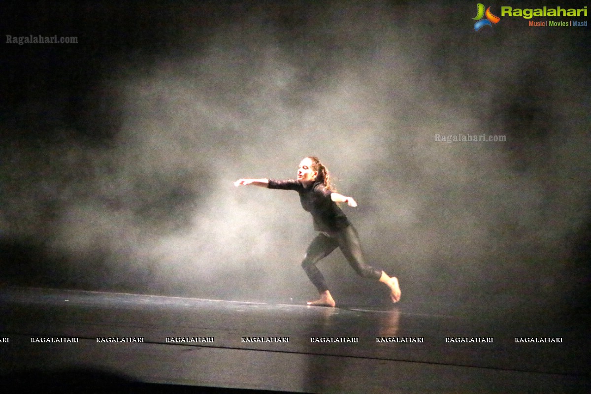 Dance Performance – Black Pulp by XIN