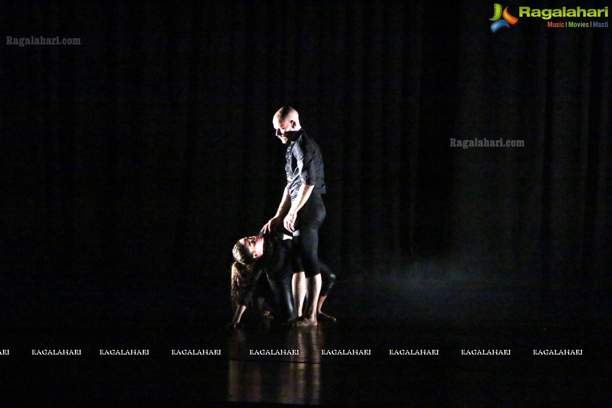 Dance Performance – Black Pulp by XIN