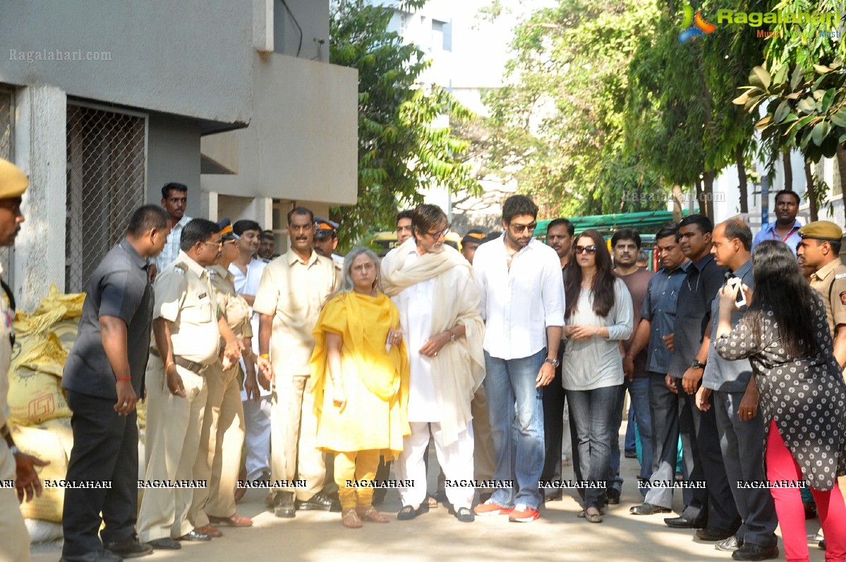 Bollywood Celebs at Lok Sabha Polls 2014